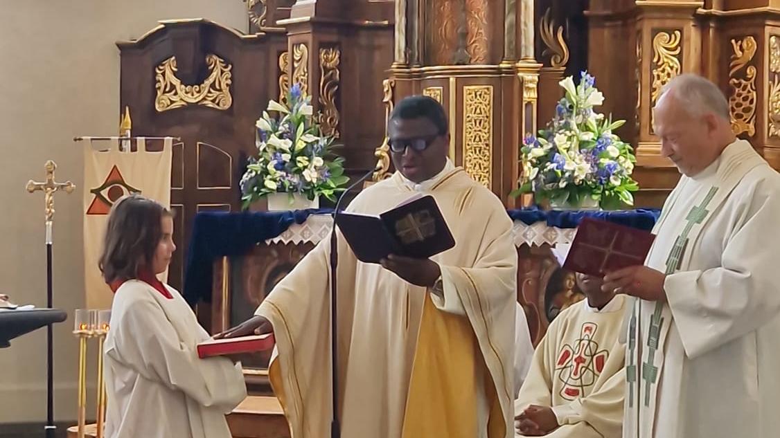 Pfr. Antwi-Boasiako legt seinen Amtseid ab