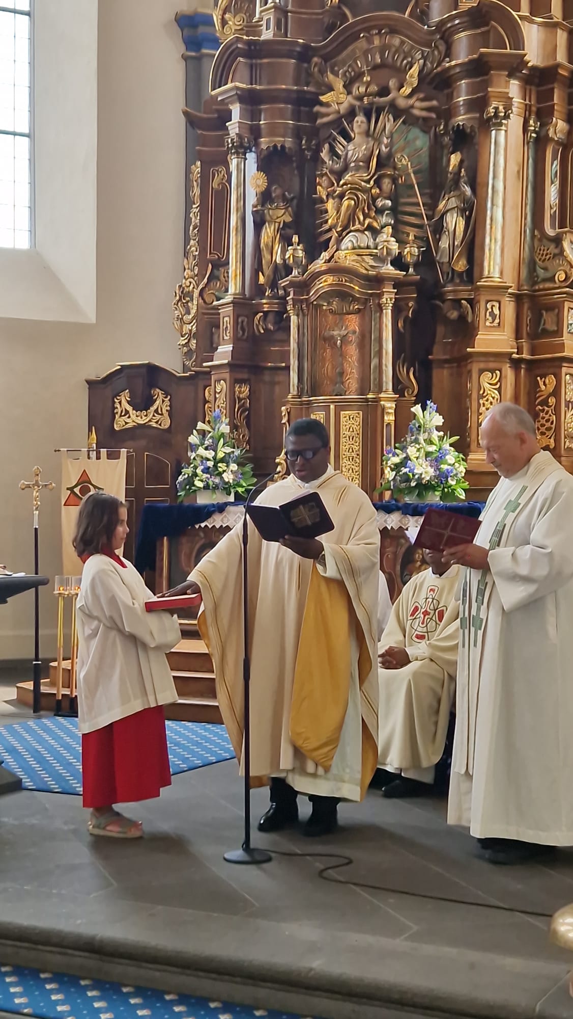 Pfr. Antwi-Boasiako legt seinen Amtseid ab